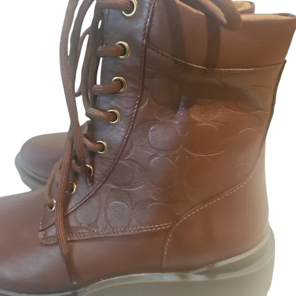 COACH Man Citysole EMB Leather Up Logo Combat Boots CC748 Size 8D Brand new